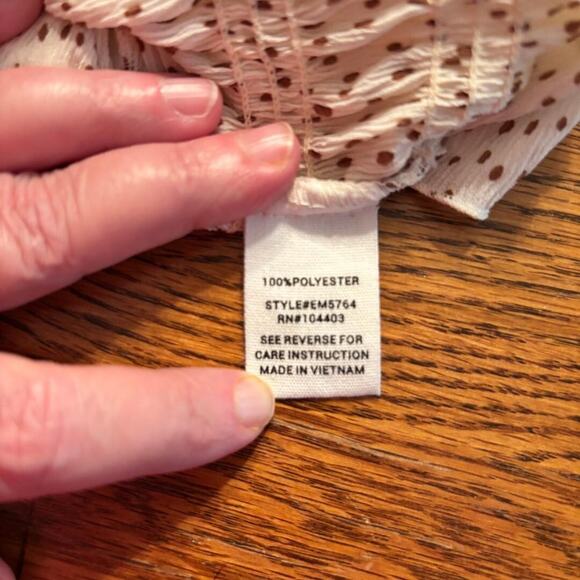 E&M Ivory Dotted Spaghetti Strap Cropped Ruched Top Size S NWT - Picture 6 of 11